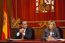 Firma del protocolo por parte de los titulares de ambos departamentos, José Antonio Alonso y Elena Salgado