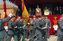 Los suboficiales y los Guardias Civiles, que terminan su periodo de formación en la Academia de la Guardia Civil, pasan bajo la bandera por última vez como alumnos