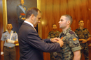 El ministro de Defensa, José Antonio Alonso, ha impuesto hoy la Medalla OTAN ISAF al cabo Rubén Sánchez López, 'por los servicios realizados en operaciones de mantenimiento de la paz en Afganistán'