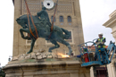 Retirada de la estatua ecuestre del general Francisco Franco del acceso principal de la Academia General Militar