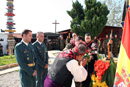 Ofrenda floral en la plaza del Pilar de la Base Europa de Mostar