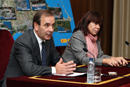 El ministro de Defensa, José Antonio Alonso, y la ministra de Medio Ambiente, Cristina Narbona en la firma del convenio