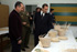 El ministro de Defnsa, José Antonio Alonso, visitó los tallares del centro