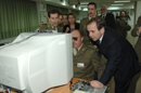 El ministro de Defensa, José Antonio Alonso durante su visita al Centro Geográfico del Ejército