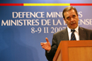 El Ministro Alonso durante la conferencia de prensa ofrecida al término de la primera jornada de la Reunión informal de Ministros de Defensa de la OTAN