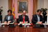 El Secretario de Estado de Defensa, Francisco Pardo; el Alcalde de Santander, Gonzalo Piñeiro, y la Vicepresidenta del Gobierno de Cantabria, Dolores Gorostiaga, en la firma de este acuerdo