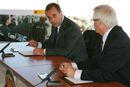 Los ministros José Antonio Alonso y Joan Clos, han firmado hoy un Acuerdo Marco para el desarrollo y equipamiento industrial de la Unidad Militar de Emergencias (UME)