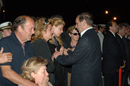 El ministro Alonso con familiares de los soldados fallecidos en el Líbano