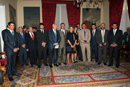 Los ministros de Exteriores, Defensa y la secretaria de Estado de Cooperación con los condecorados en el Palacio de Santa Cruz en Madrid