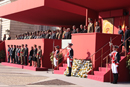 SS.AA.RR. los Principes de Asturias y autoridades durante el acto de homenaje