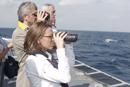 La ministra de Defensa, Carme Chacón a bordo de la fragata francesa 'Courbet'