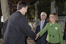 La ministra Chacón saluda a su Alteza Real el Principe de Asturias a su llegada a la sede del Real Instituto Elcano