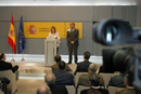 La ministra de Defensa ha estado acompañada por el alcalde de Zaragoza, Juan Alberto Belloch, en la presentación del Día de las Fuerzas Armadas