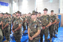 El personal del destacamento en formación tras recibir la medalla