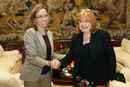 La ministra de Defensa junto a la Secretaria General Adjunta de la ONU