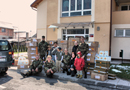 Militares españoles en Bosnia-Herzegovina han repartido ayuda humanitaria a la población más desfavorecida de Sarajevo