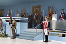 Sus Majestades los Reyes presiden el acto de homenaje a la Bandera