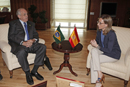 La ministra de Defensa Carme Chacón con su homólogo brasileño Nelson Azevedo Jobim