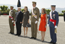 SS.AA.RR. los Principes de Asturias y las autoridades que los acompañan en una foto de grupo