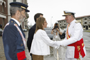 Carme Chacón, ministra de Defensa recibe a S.M. El Rey en la Escuela Naval Militar