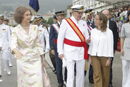 SS.MM. Losa Reyes y la ministra de Defensa al finalizar los actos de entrga de Reales Despachos en Marín