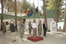 La ministra de Defensa recibe honores a su llegada a la base de Qala i Naw