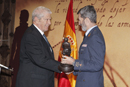 El Jefe del Estado Mayor de la Defensa José Julio Rodríguez Fernández entrega el Premio Investicación Académica a Carlos Laorden Ramos