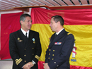 El VA Kerignard con el Comandante del Infanta Cristina