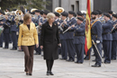 La ministra de Defensa de España y Noruega pasan revista a la Fuerza