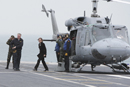 La ministra de Defensa a su llegada al portaaviones 'Príncipe de Asturias'