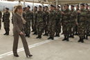 La ministra de Defensa Carme Chacón pasa revista a la Fuerza