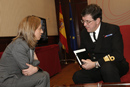 Reunión bilateral de la ministra Carme Chacón y el cmte. de la operación Atalanta, almirante Británico Hudson