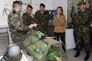 Visita de la ministra de Defensa a la base de la Brigada Paracaidista