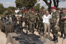 La ministra de Defensa Carme Chacón visita la exposición estática de material del Regimiento de Inteligencia