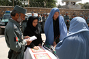 Mujeres afganas jurando el cargo