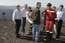 La ministra de Defensa Carme Chacón visita las zonas afectadas por los incendios en Galicia