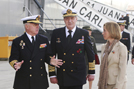 S.M. el Rey, la ministra de Defensa y el AJEMA durante su visita al buque de proyección estratégica 'Juan Carlos I'