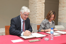 La ministra de Defensa, Carme Chacón y el presidente de la Junta de Comunidades de Castilla-La Mancha, José María Barreda Fontes, durante la firma del protocolo