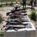 Insurgentes afganos entregan sus armas en Qala-i-Naw