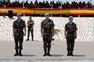 El general jefe de UNIFIL, Alberto Asarta Cuevas, con los generales entrante ( Miguel Alcañiz) y saliente (Teodoro Baños)