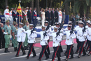 Carme Chacón preside la jura de bandera de 400 civiles en el Día de las Fuerzas Armadas