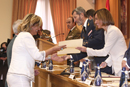 La ministra de Defensa preside el acto de claura del XLVII ciclo académico del CESEDEN
