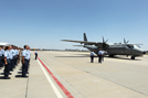 Llegada del destacamento en el avión T-21 a la base aérea de Getafe