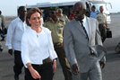 La ministra de Defensa a su llegada a Yibuti