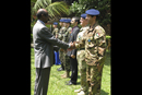 El coronel González Elul y cinco militares del contingente español en Uganda condecorados con la Medalla Nacional Somalí