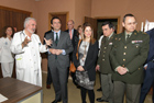 La subsecretaria de Defensa , Irene Domínguez-Alcahud,destaca el esfuerzo del 'Gómez Ulla' con los madrileños