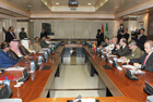 El ministro de Defensa, Pedro Morenés y el Príncipe de Arabia Saudí, Salman Bin Abdulaziz Al Saud junto a sus respectivas delegaciones