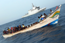 El “Relámpago” socorre a una embarcación a la deriva con 68 personas abordo