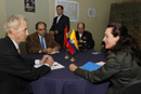 El ministro de Defensa y la ministro de Defensa Nacional de Ecuador, María Fernanda Espinosa.