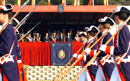 Los ministros de defensa de España y Chile, junto a otras autoridades civiles y militares durante el desfile desarrollado con motivo del acto de jura de bandera  en el cuartel de la Guardia Real en la localidad madrileña de el Pardo